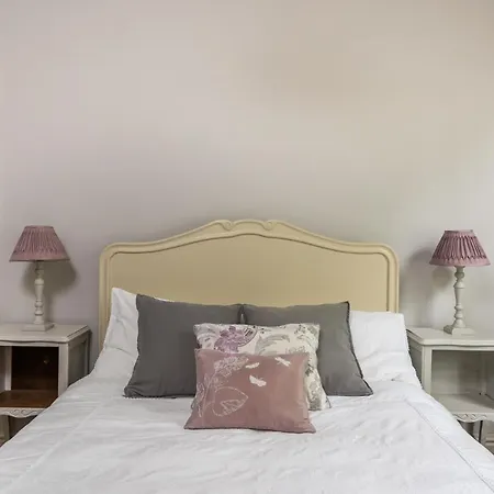 Feriehus Pass The Keys Quaint 2 Bed Within City Walls *