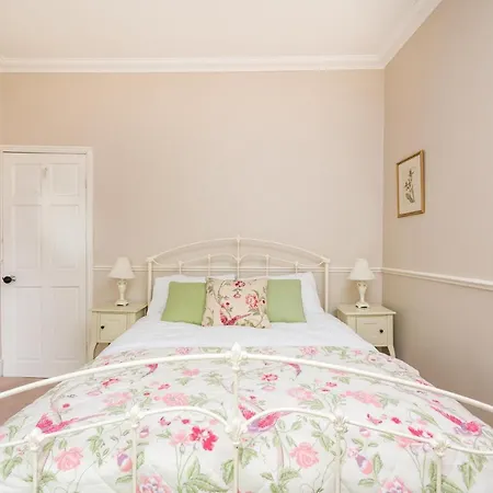 Feriehus Pass The Keys Quaint 2 Bed Within City Walls