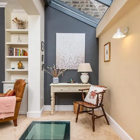Pass The Keys Quaint 2 Bed Within City Walls