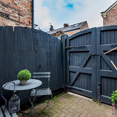 Pass The Keys Quaint 2 Bed Within City Walls Feriehus *