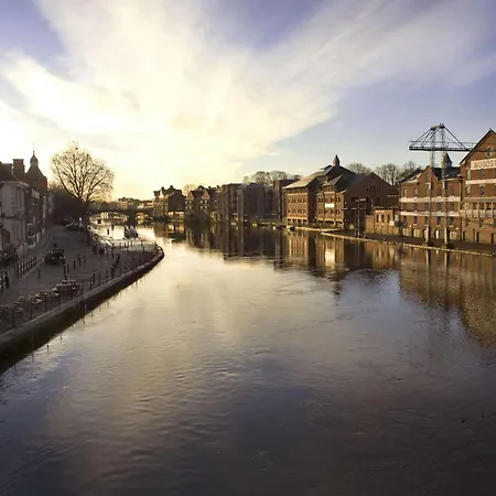 Pass The Keys Quaint 2 Bed Within City Walls Feriehus